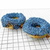 Rellena de dulce de leche con granas azules